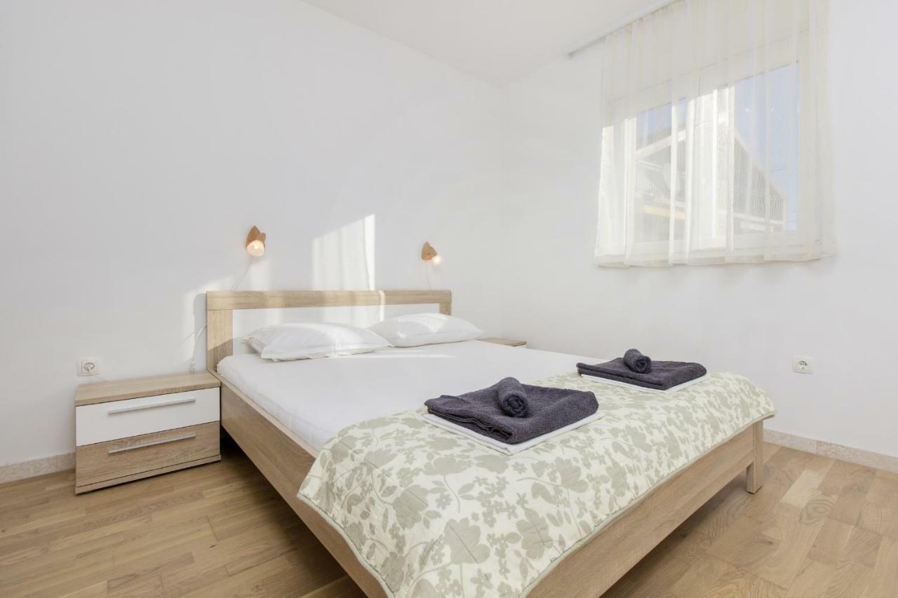Apartmani Gabriella Vodice Kültér fotó