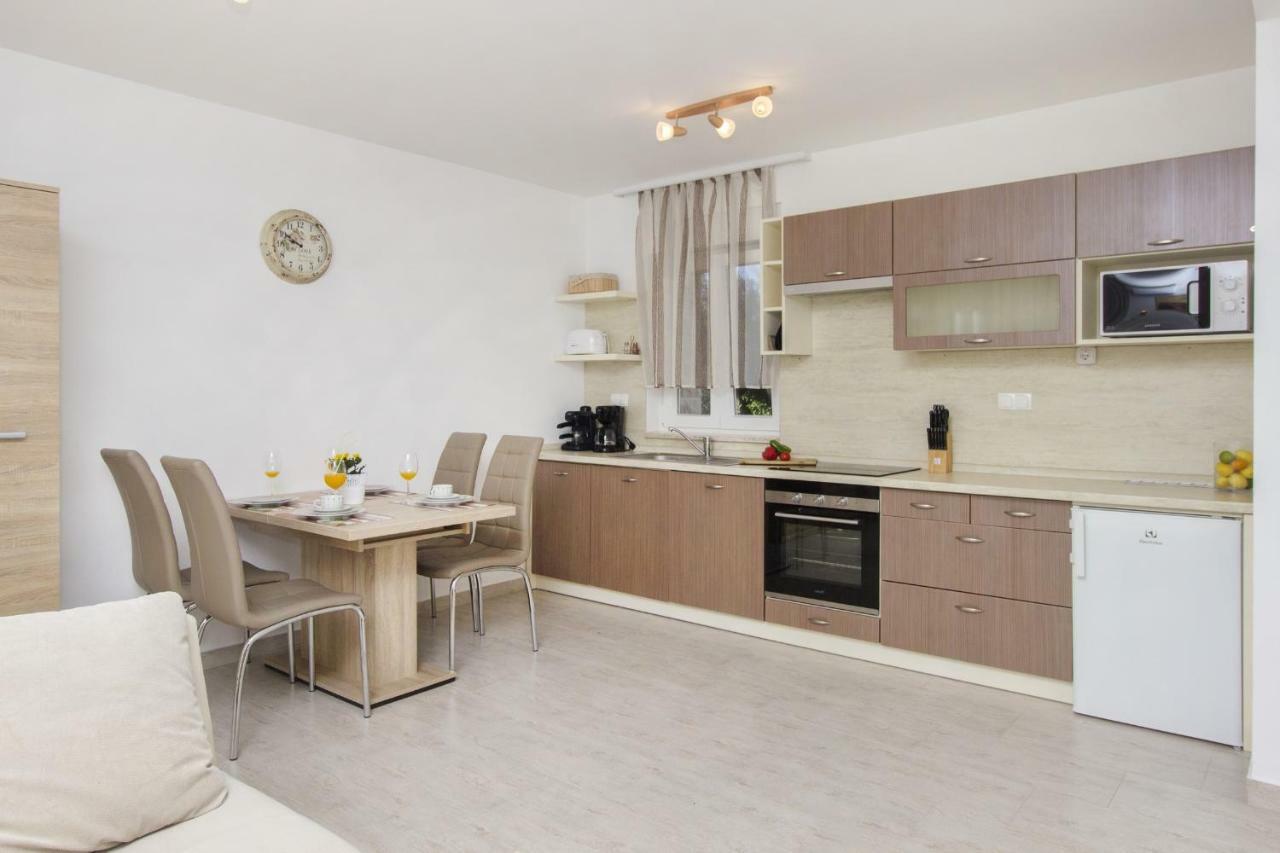 Apartmani Gabriella Vodice Kültér fotó