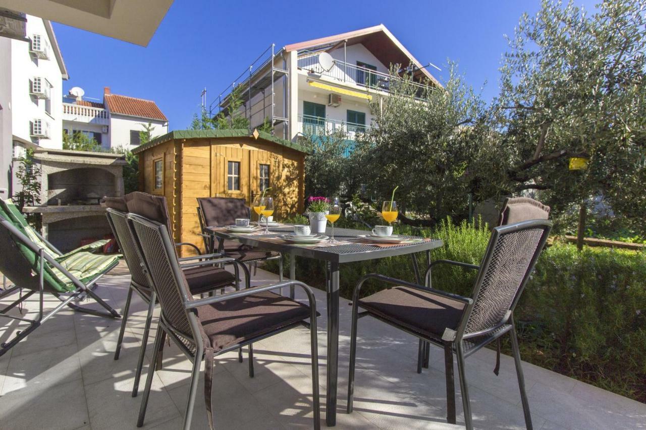 Apartmani Gabriella Vodice Kültér fotó