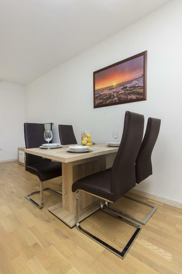 Apartmani Gabriella Vodice Kültér fotó